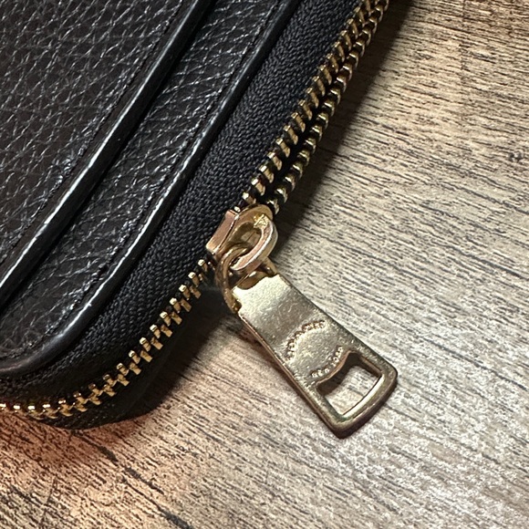 Coach Black Textured Card Holder with Gold Chain - Picture 2 of 10